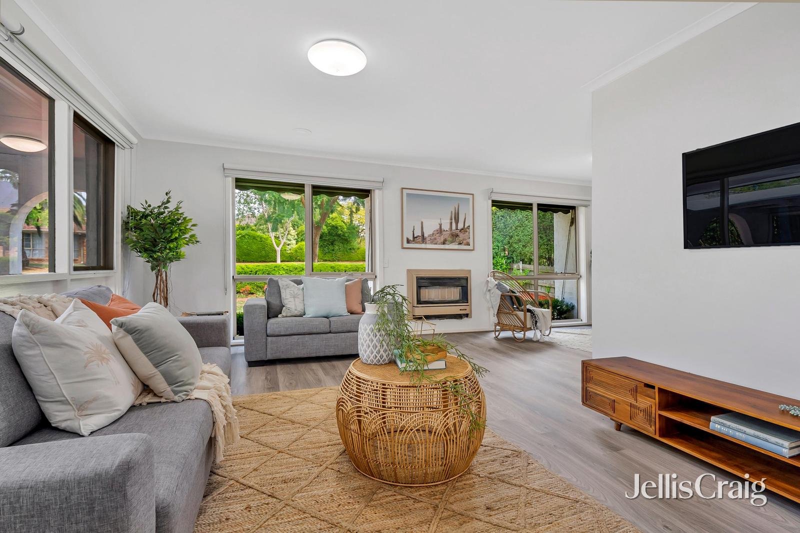 18 Barcelona Street, Box&nbsp;Hill image 2