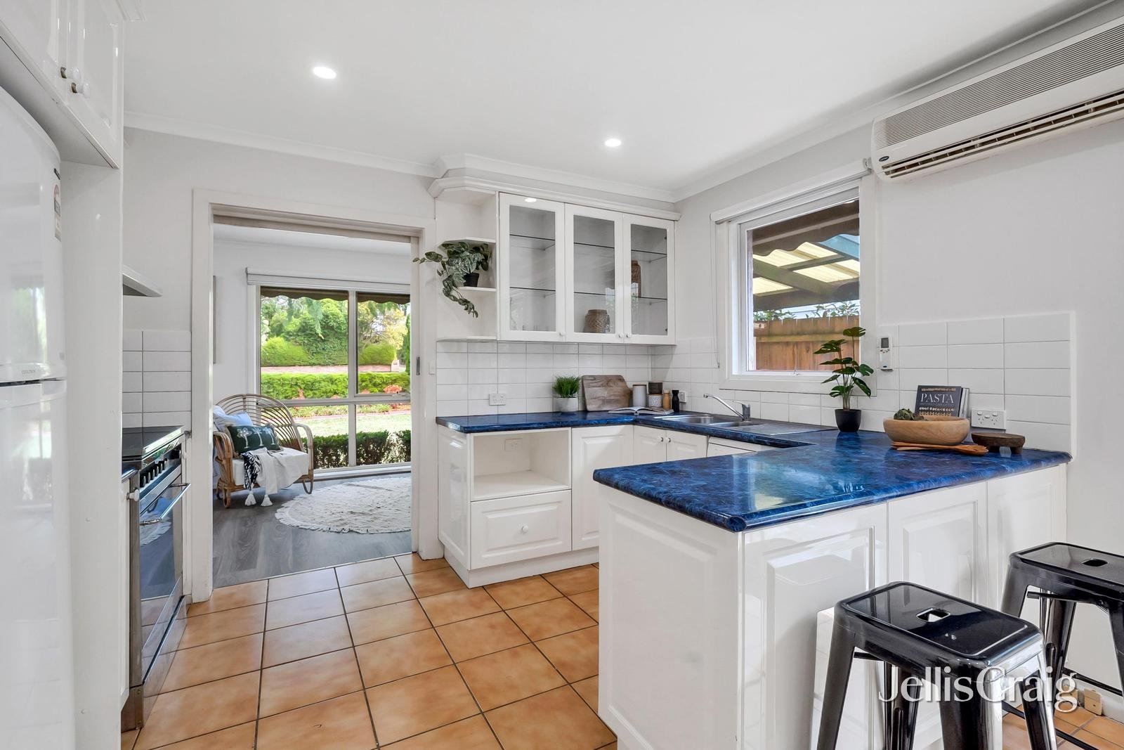 18 Barcelona Street, Box&nbsp;Hill image 3