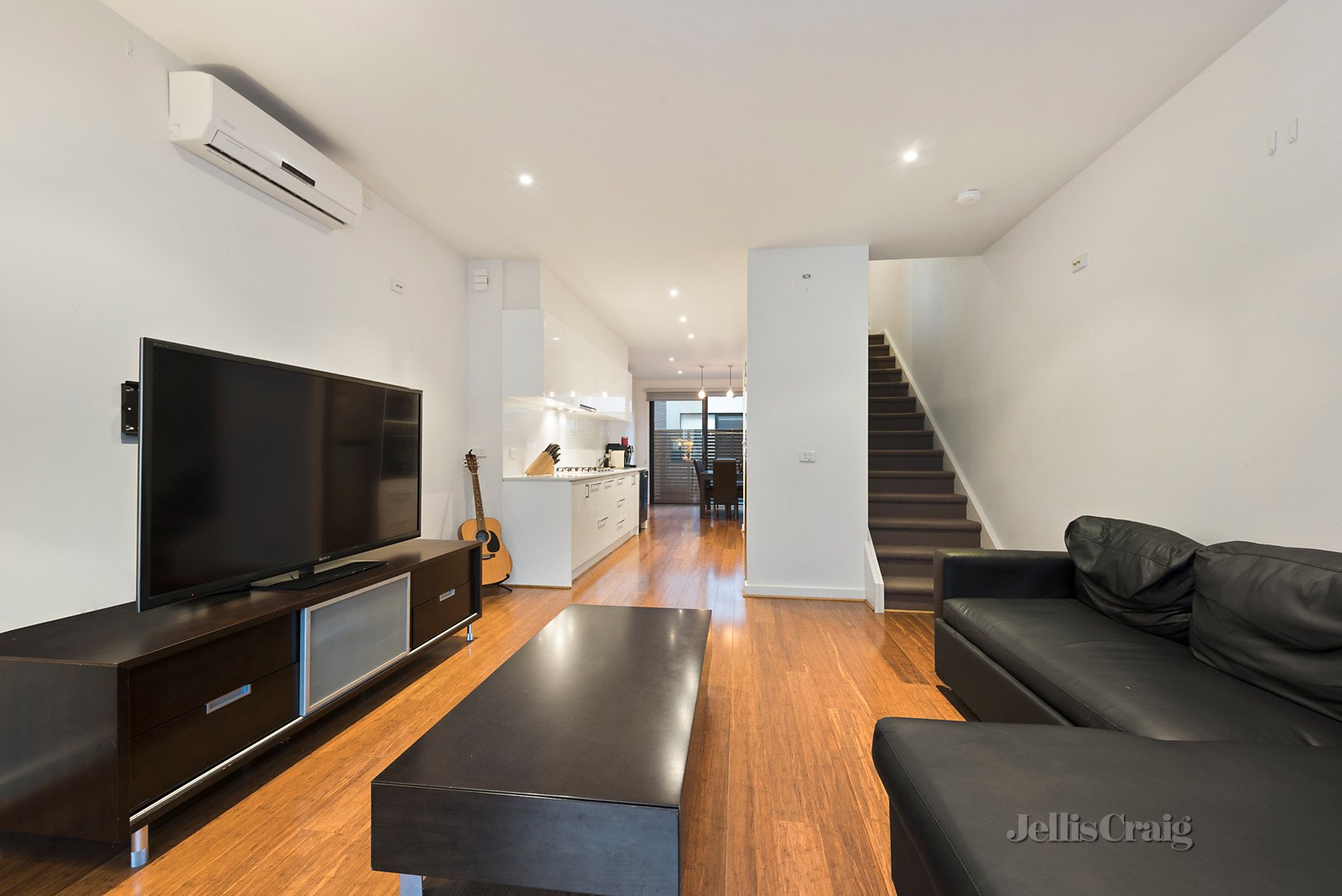18 Barries Place, Clifton Hill image 2