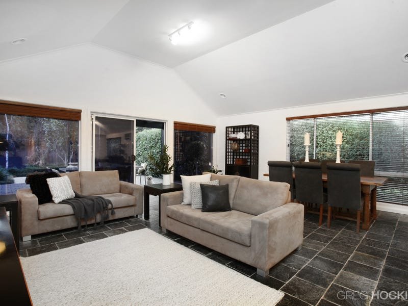 18 Bates Drive, Williamstown image 3
