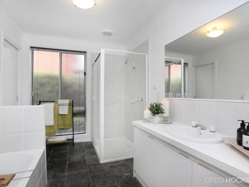 18 Bates Drive, Williamstown image 9
