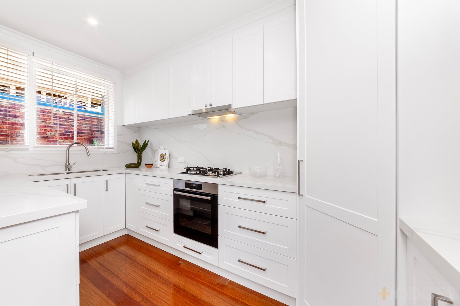 1 / 8 Bayview Crescent Black Rock