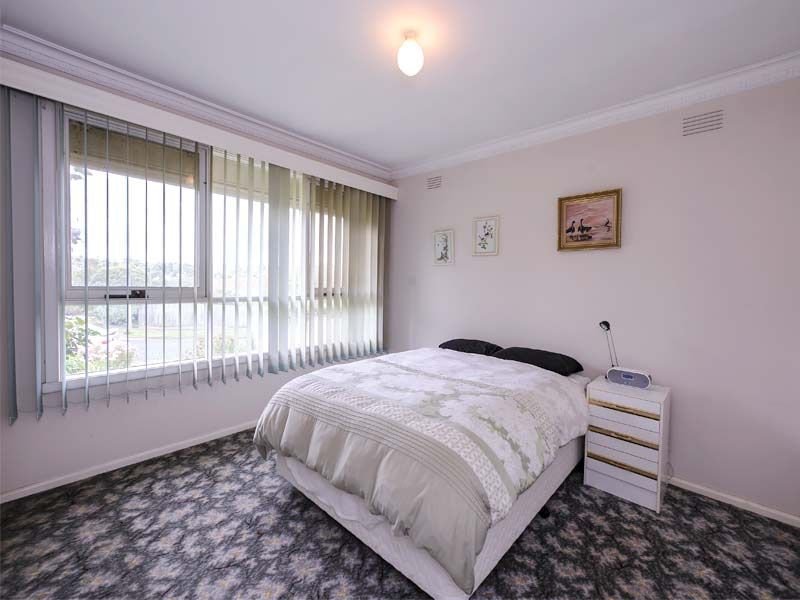 18 Benjamin Street, Box Hill North image 6