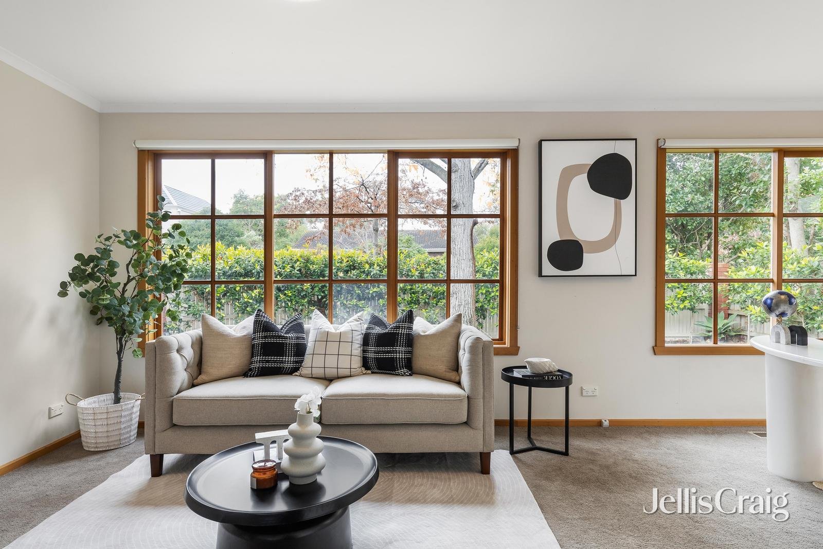 1/8 Bernborough Avenue, Balwyn image 4