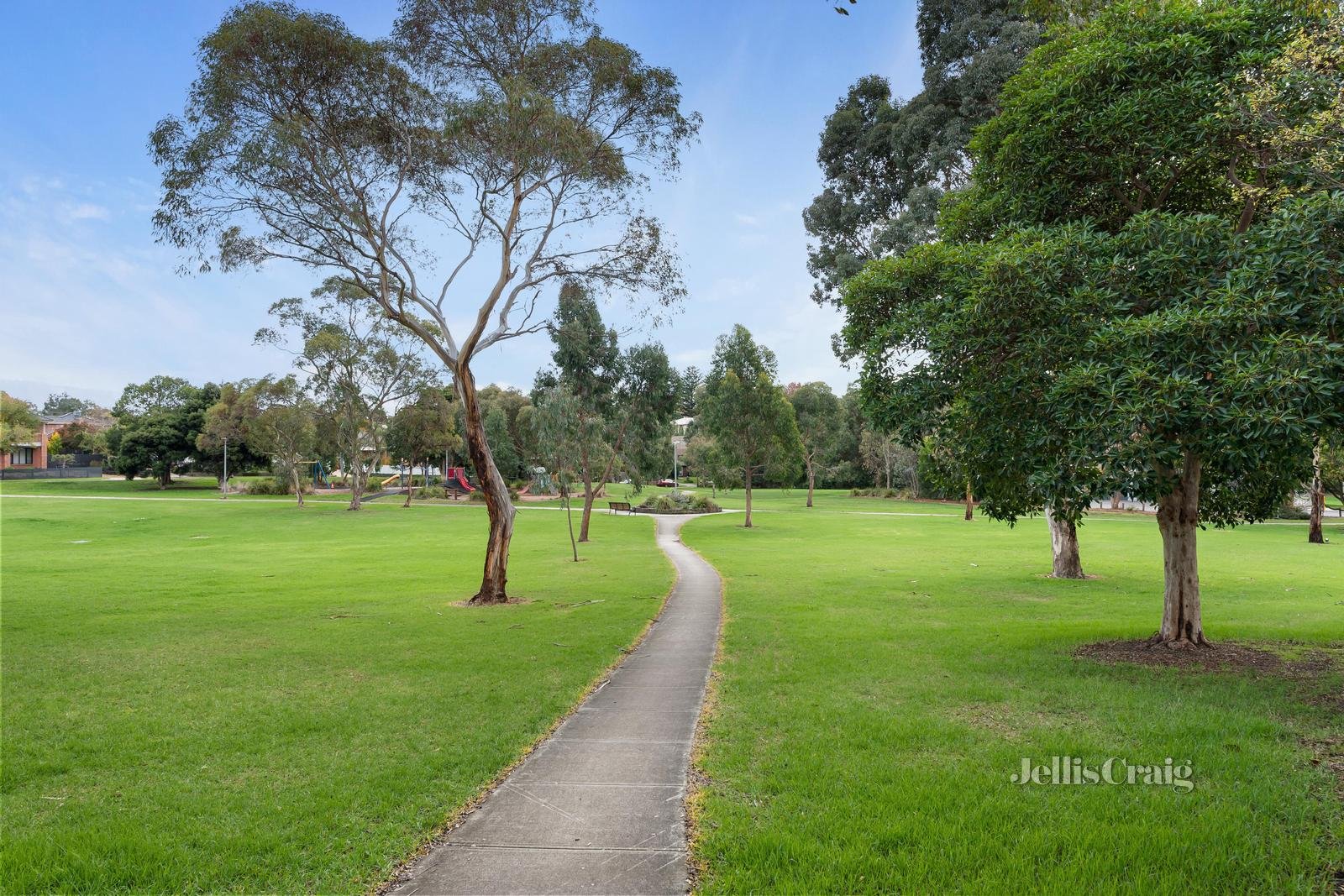 18 Boondara Road, Mont Albert North image 8