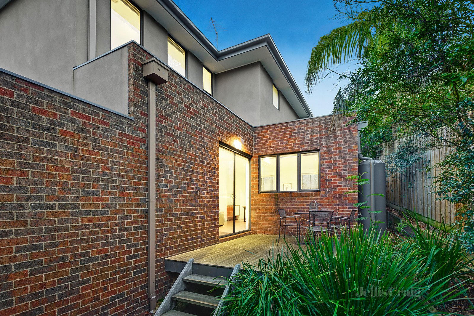 1/8 Boronia Grove, Doncaster East image 10