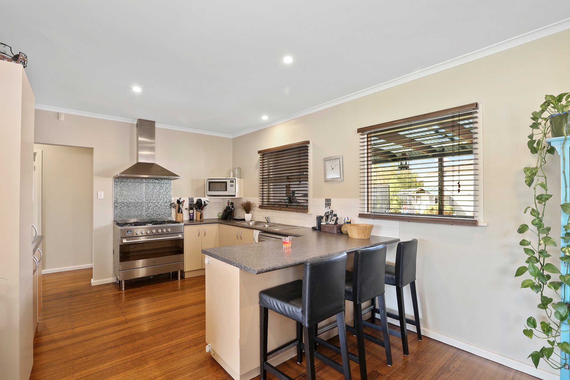 18 Boronia Street, Newcomb image 3