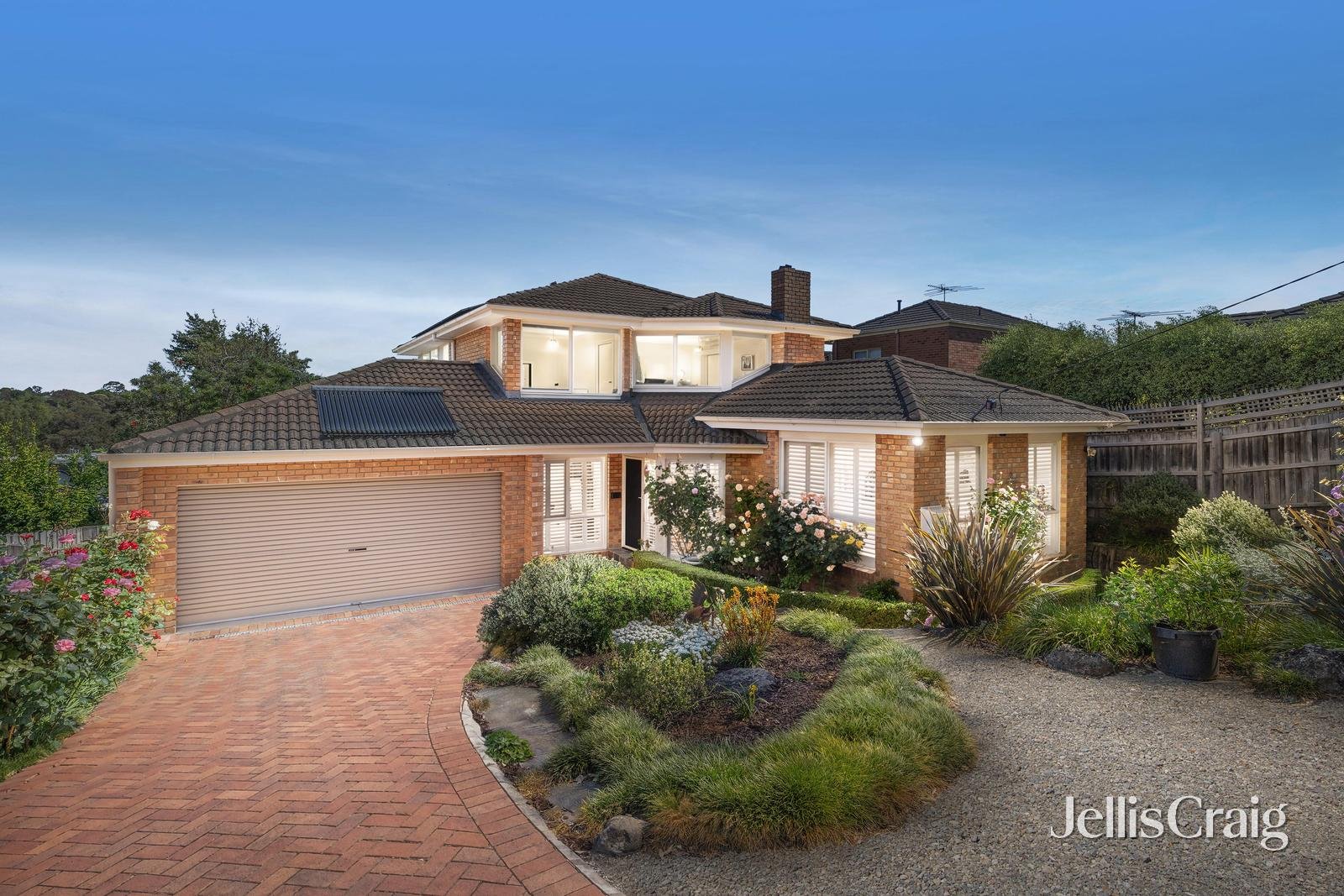 18 Bowen Road, Doncaster&nbsp;East image 1