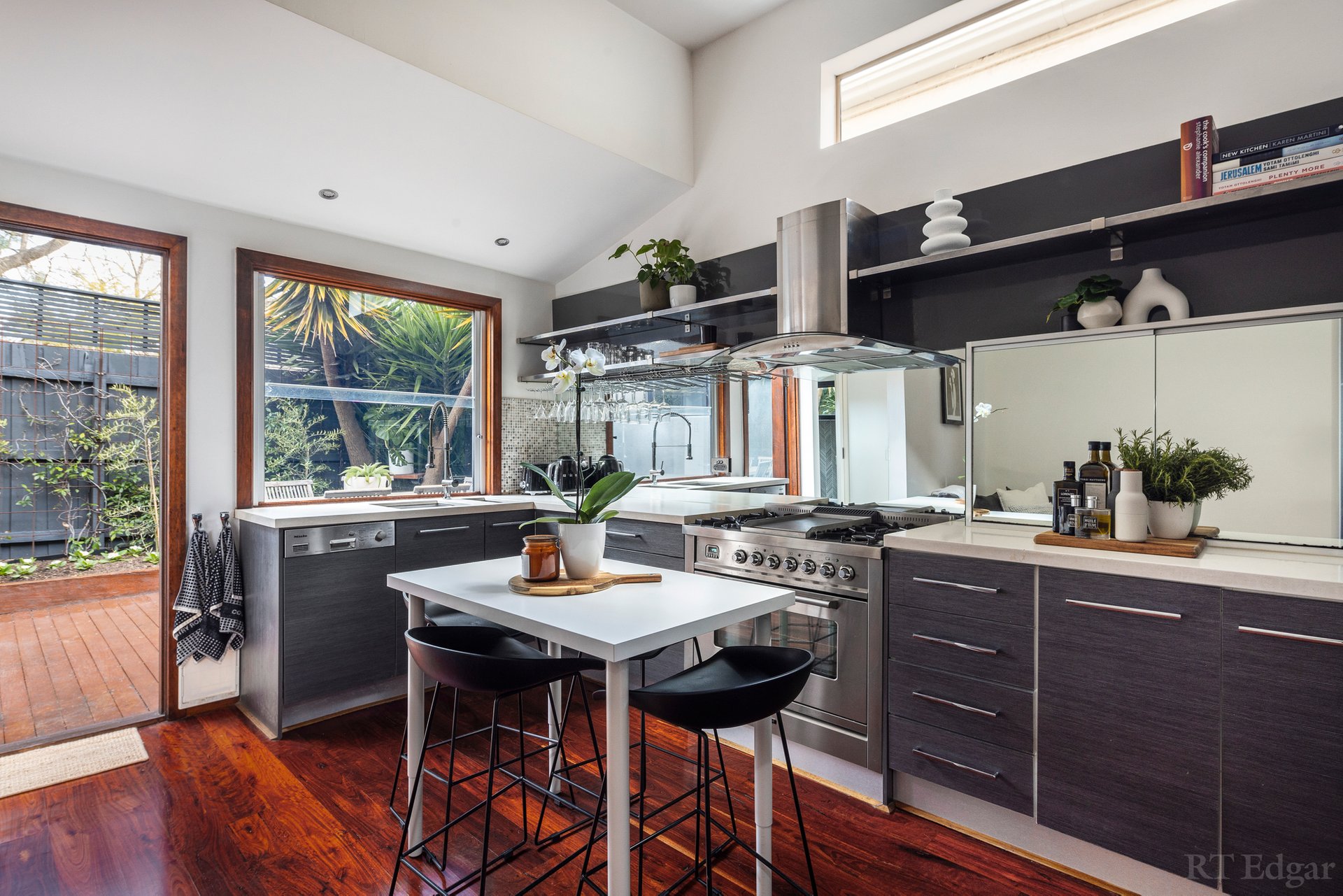 Property Gallery Thumbnail 3