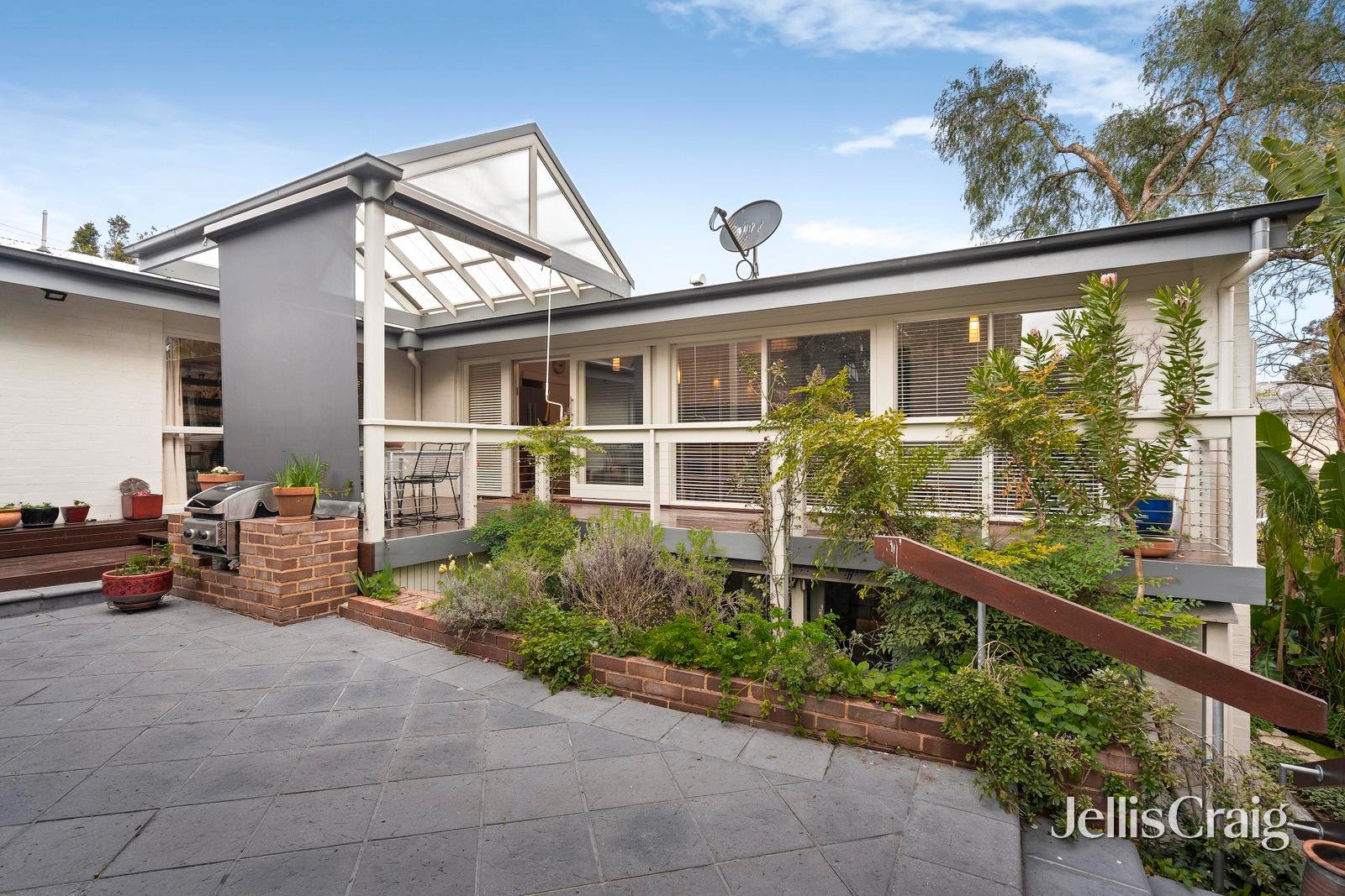 18 Brendan Avenue, Doncaster image 1