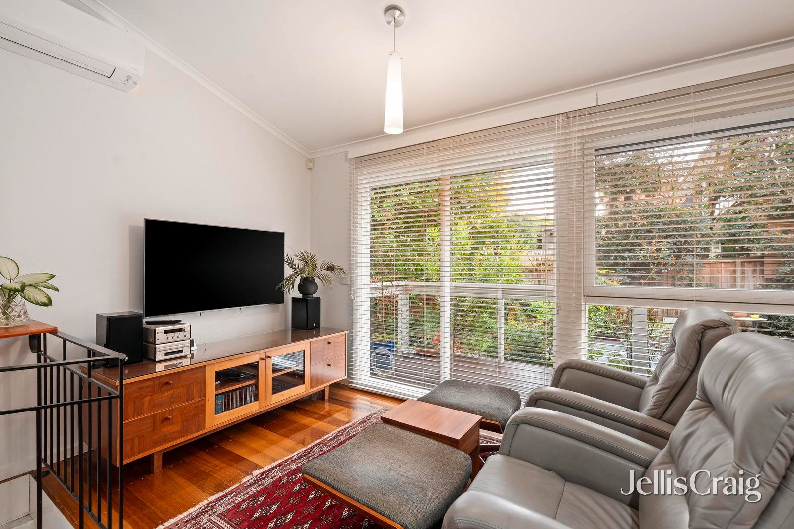 18 Brendan Avenue, Doncaster image 2