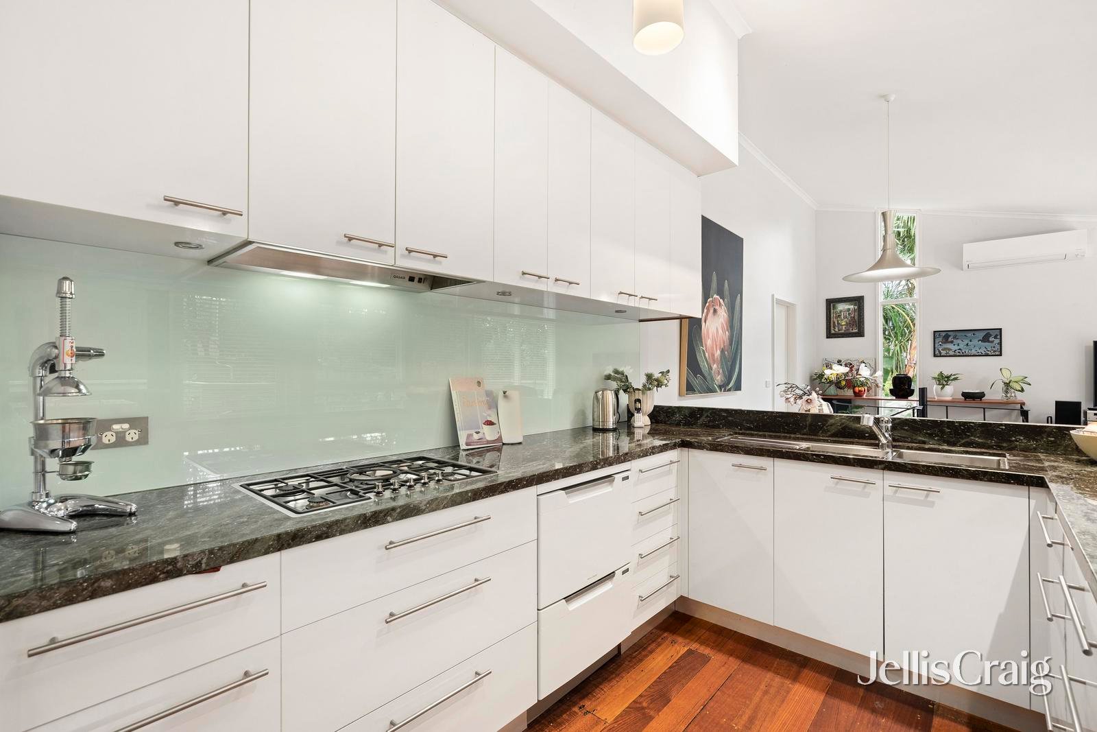 18 Brendan Avenue, Doncaster image 4