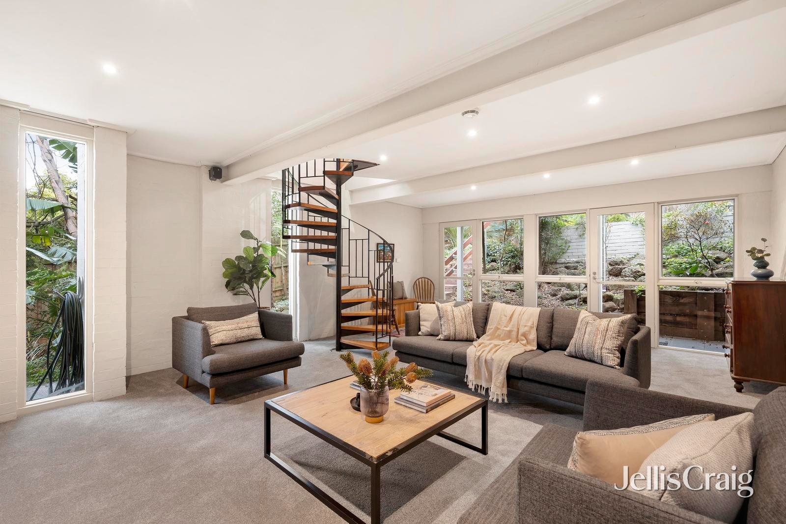 18 Brendan Avenue, Doncaster image 6