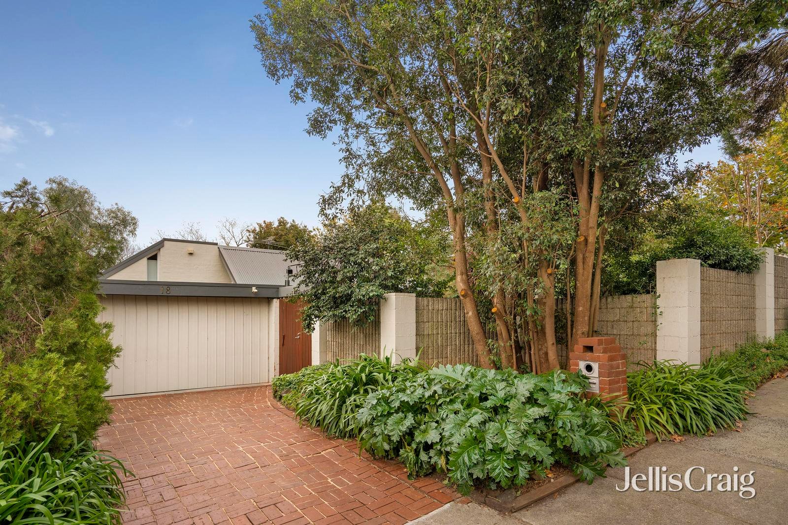 18 Brendan Avenue, Doncaster image 12
