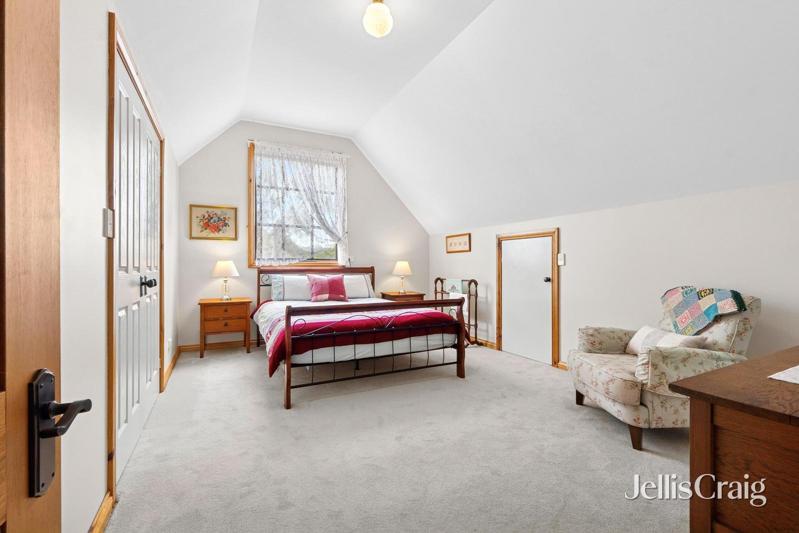 18 Broad Road, Campbells Creek image 8