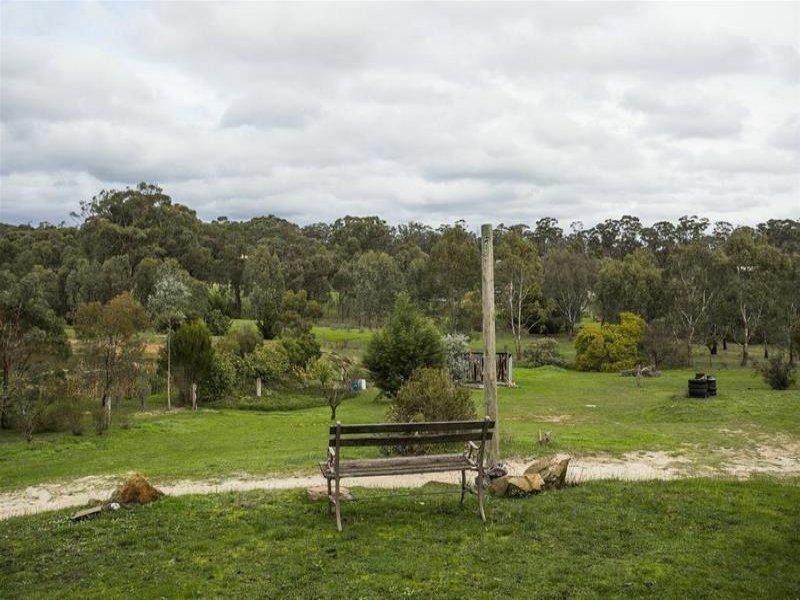 18 Broad Road, Campbells Creek image 13