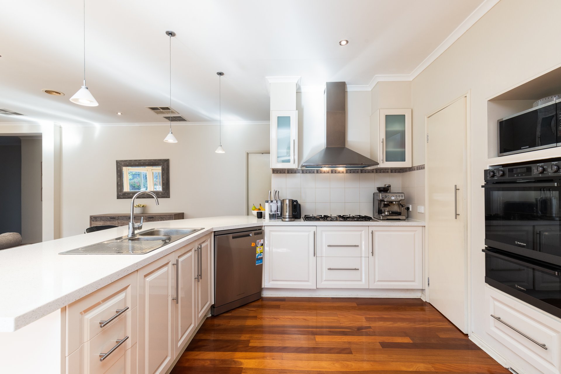 18 Bullanoo Court, Greensborough image 3