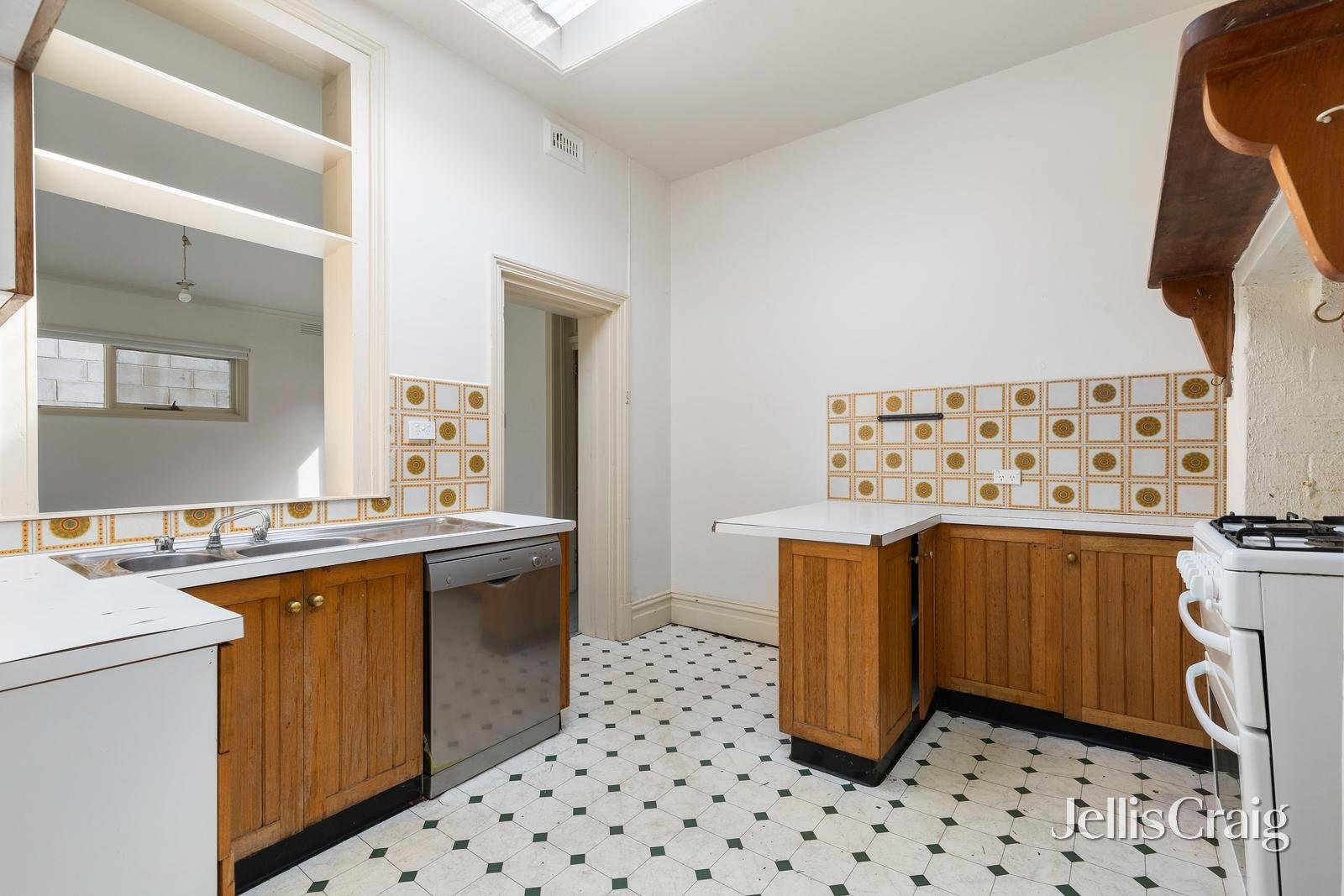 18 Chomley Street, Prahran image 3