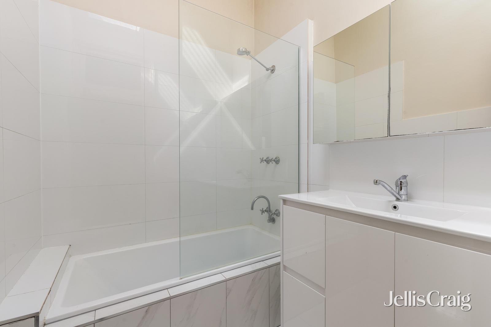 18 Chomley Street, Prahran image 4