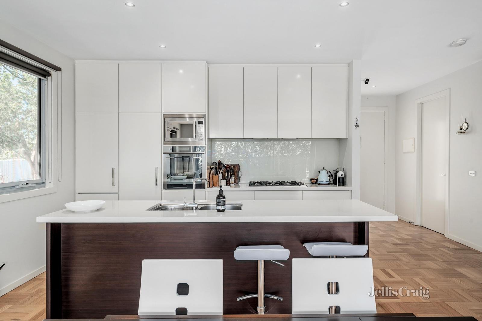 18 Churchill Street, Doncaster East image 3