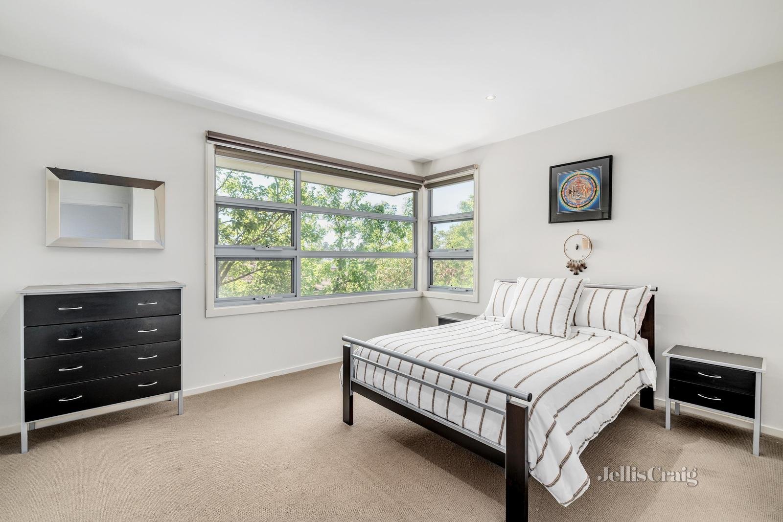 18 Churchill Street, Doncaster East image 5