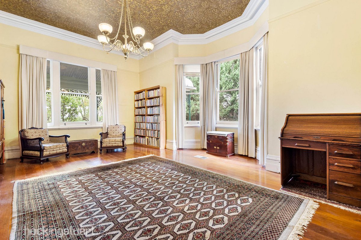 18 Churchill Street, Mont Albert image 5