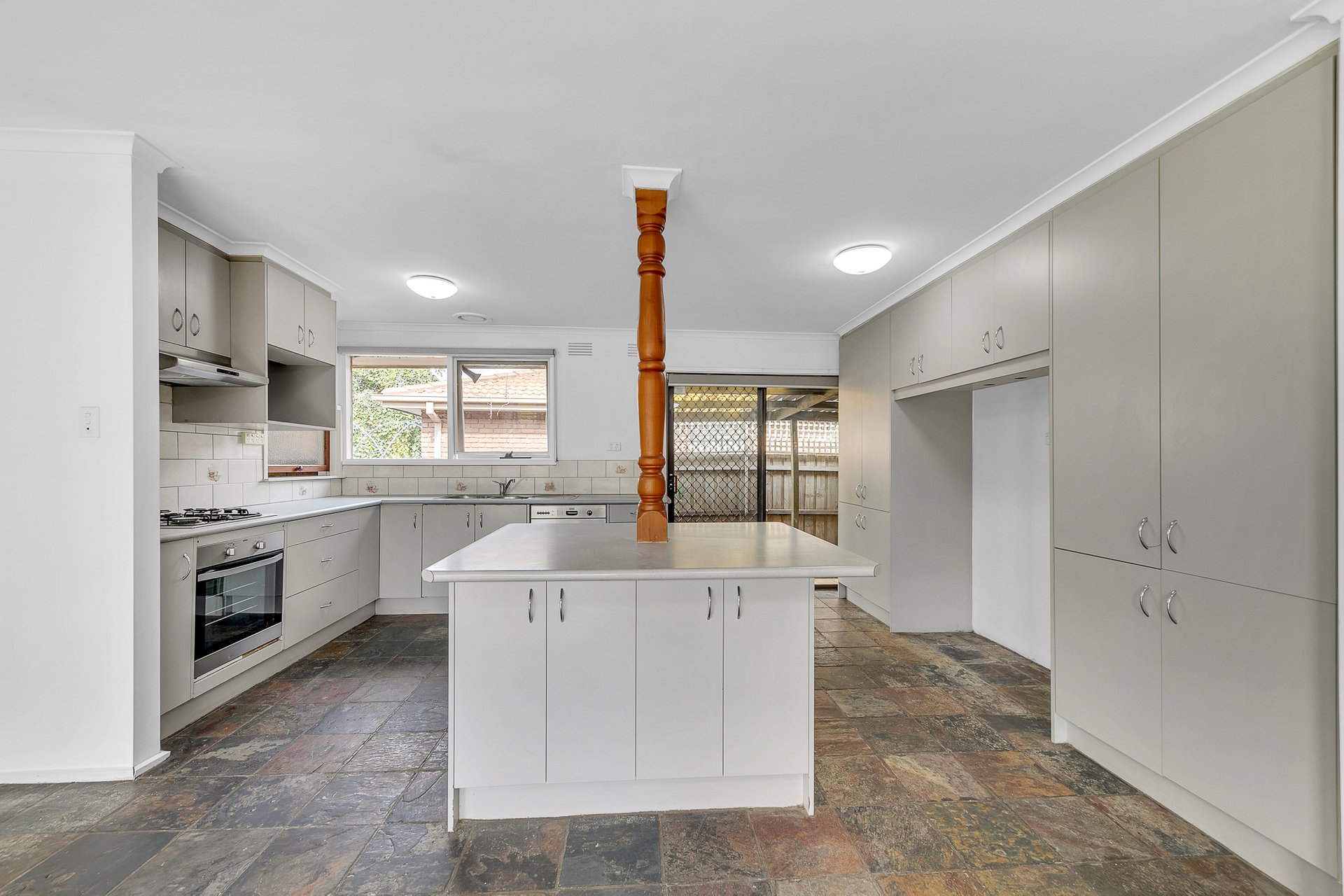 18 Cobham Court, Corio image 2