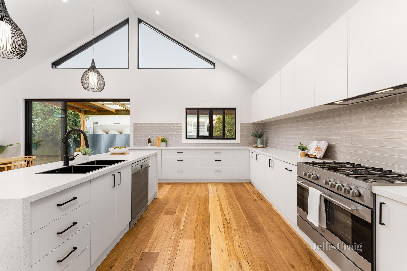 18 College Street, Wendouree image 6