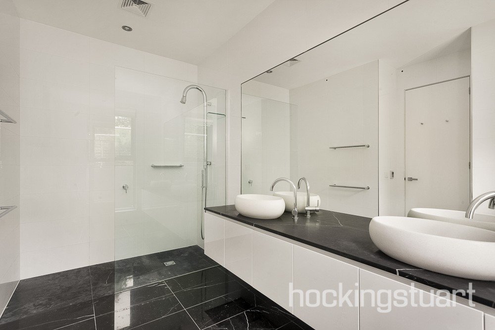 18 Collins Street, Kew image 7