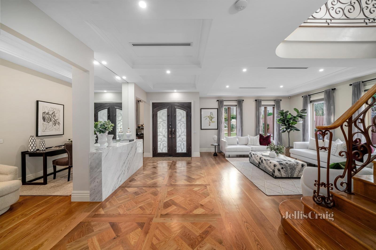 18 Compton Street, Glen Waverley image 2