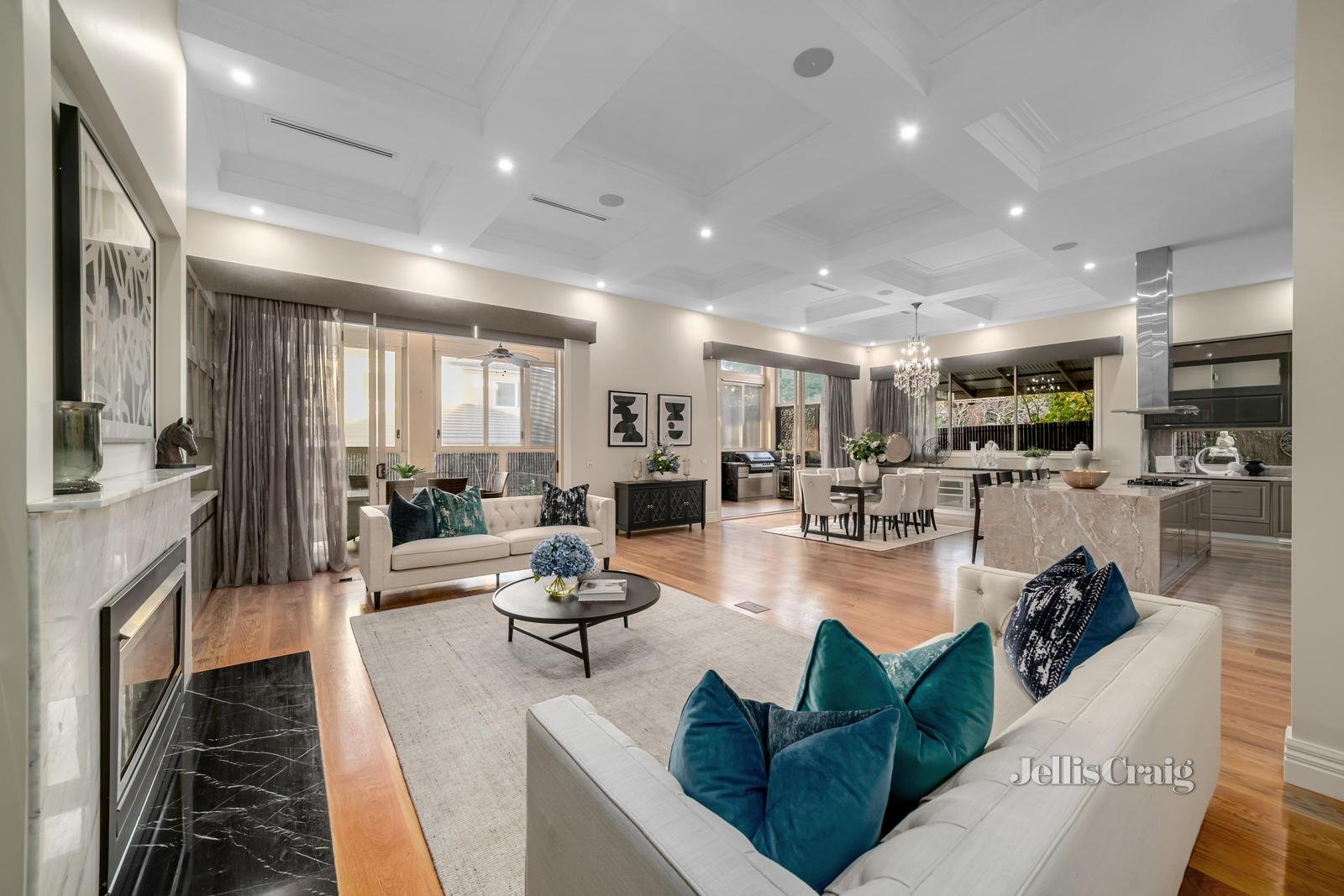 18 Compton Street, Glen Waverley image 4