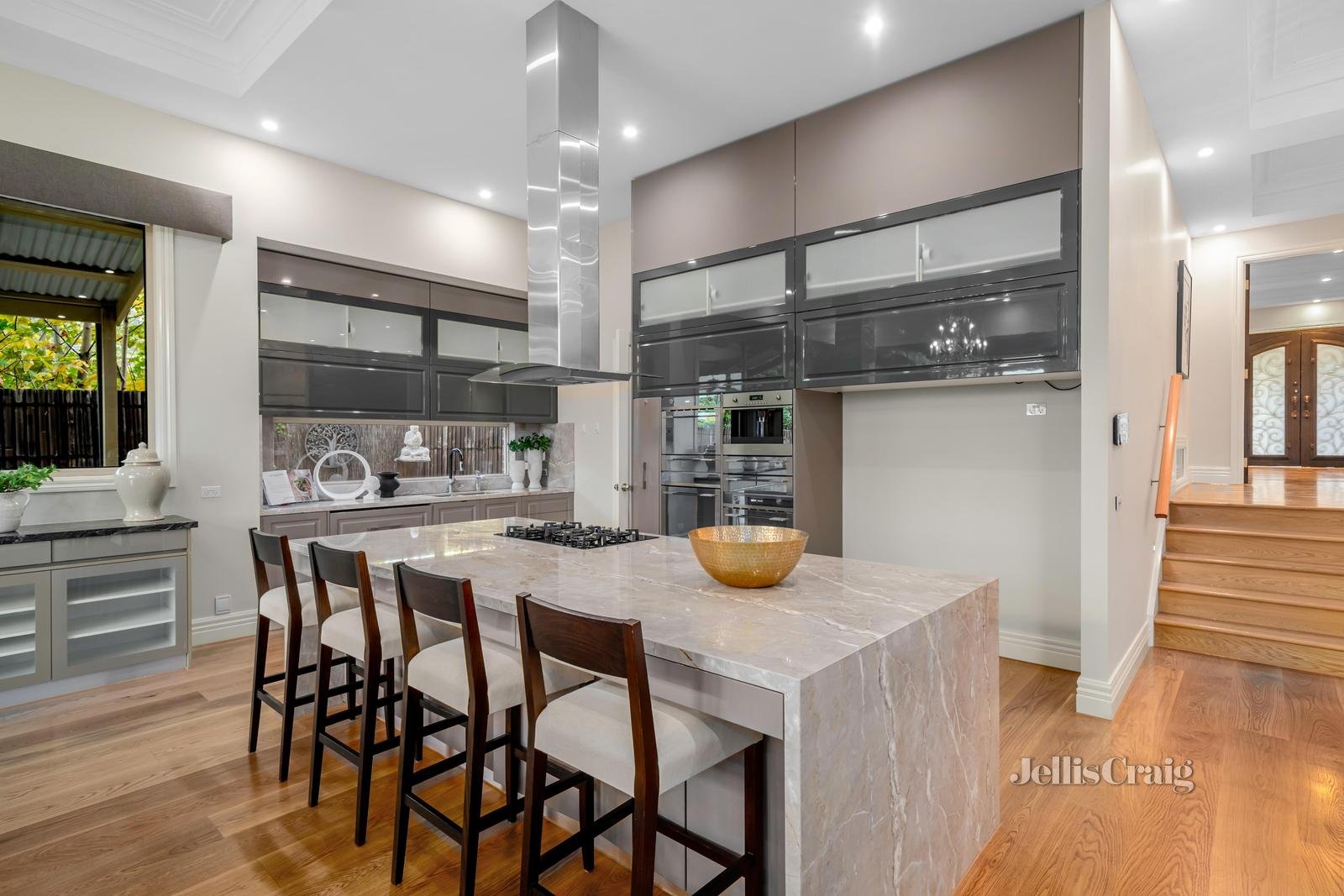 18 Compton Street, Glen Waverley image 6