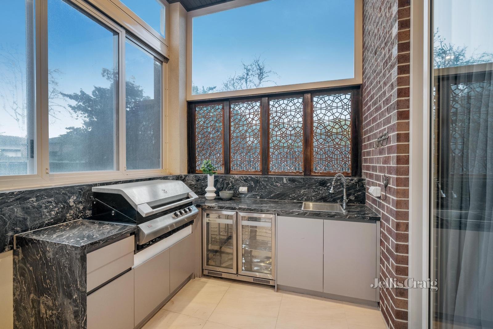18 Compton Street, Glen Waverley image 19