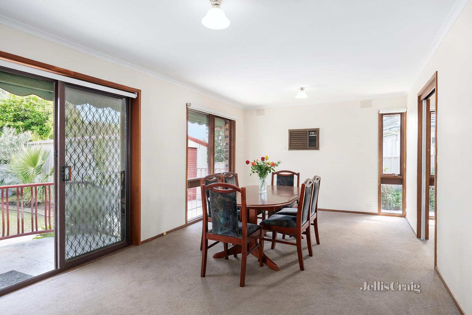 18 Compton Street, Mitcham image 7