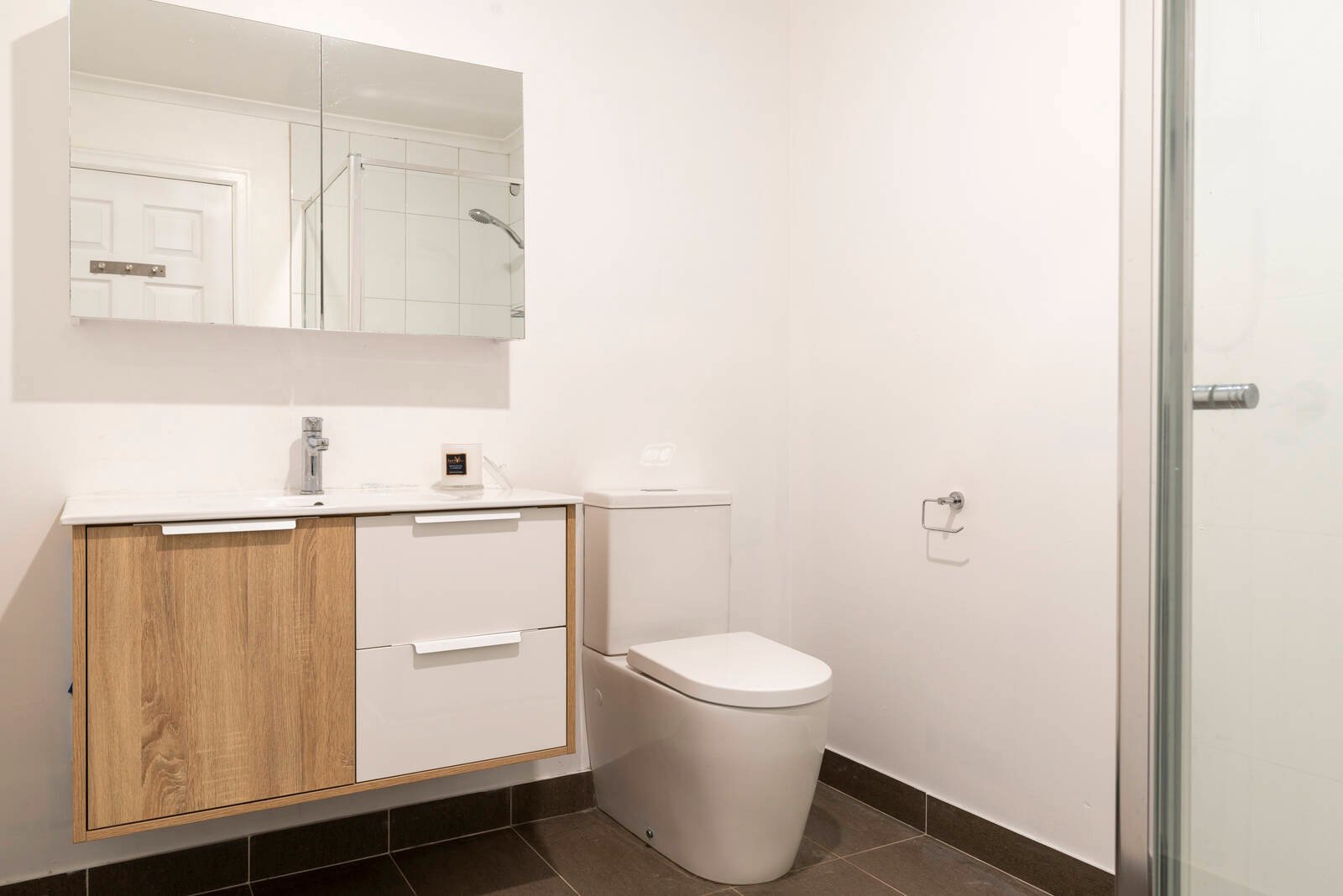 Property Gallery Thumbnail 6