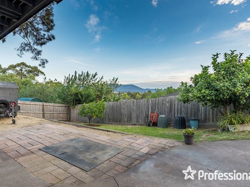 18 Corrong Crescent, Mooroolbark image 19