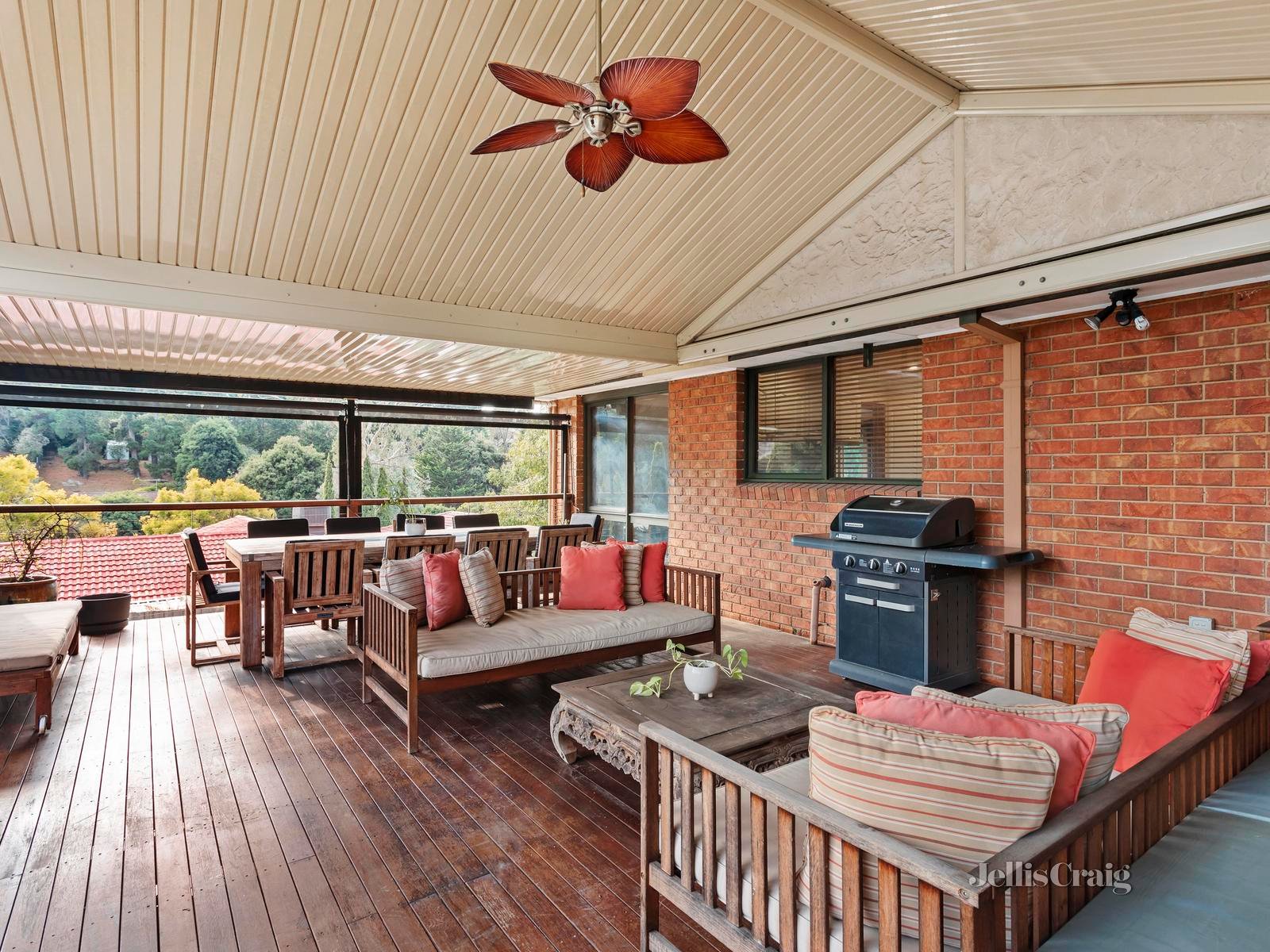 18 Crofton Terrace, Doncaster East image 8