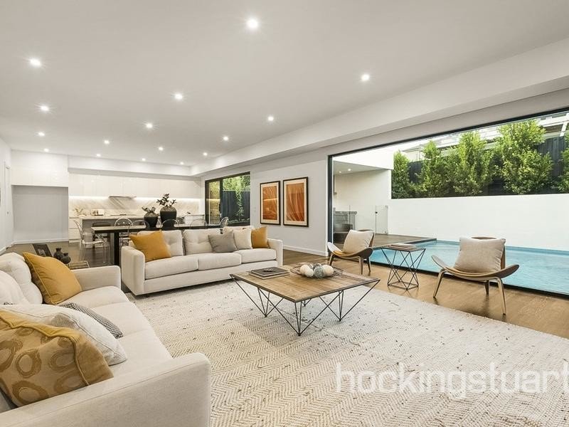 18 Cumberland Avenue, Balwyn North image 2