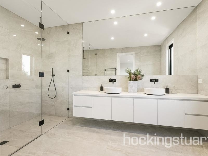 18 Cumberland Avenue, Balwyn North image 7
