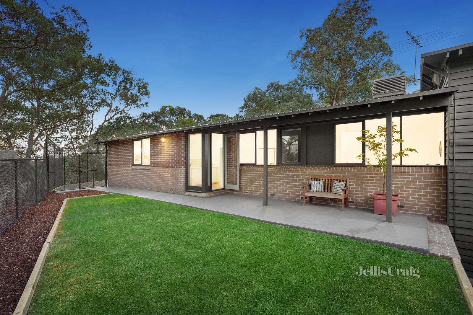 18 Danita Drive, North Warrandyte image 12