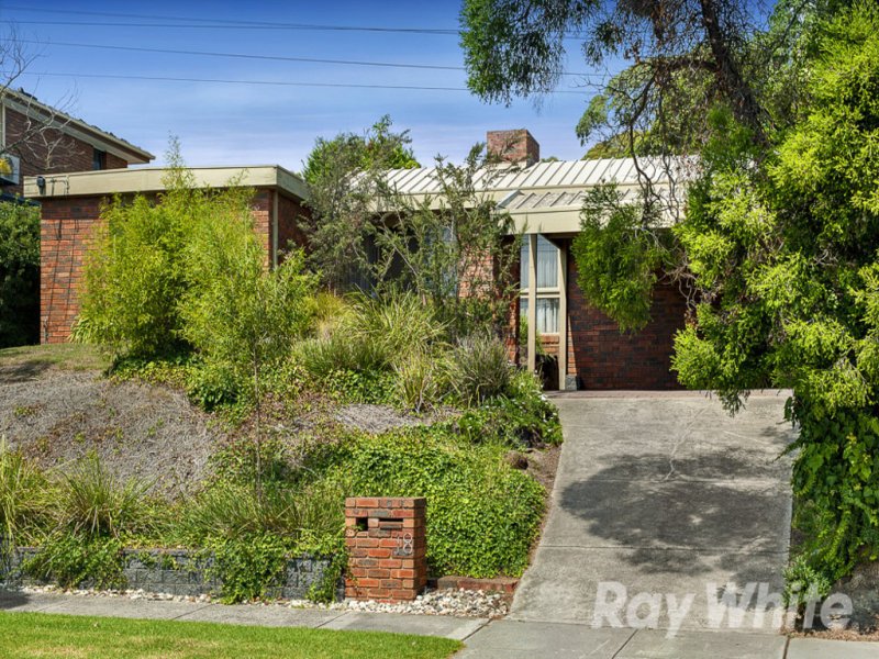 18 Darlington Avenue, Wheelers Hill image 2