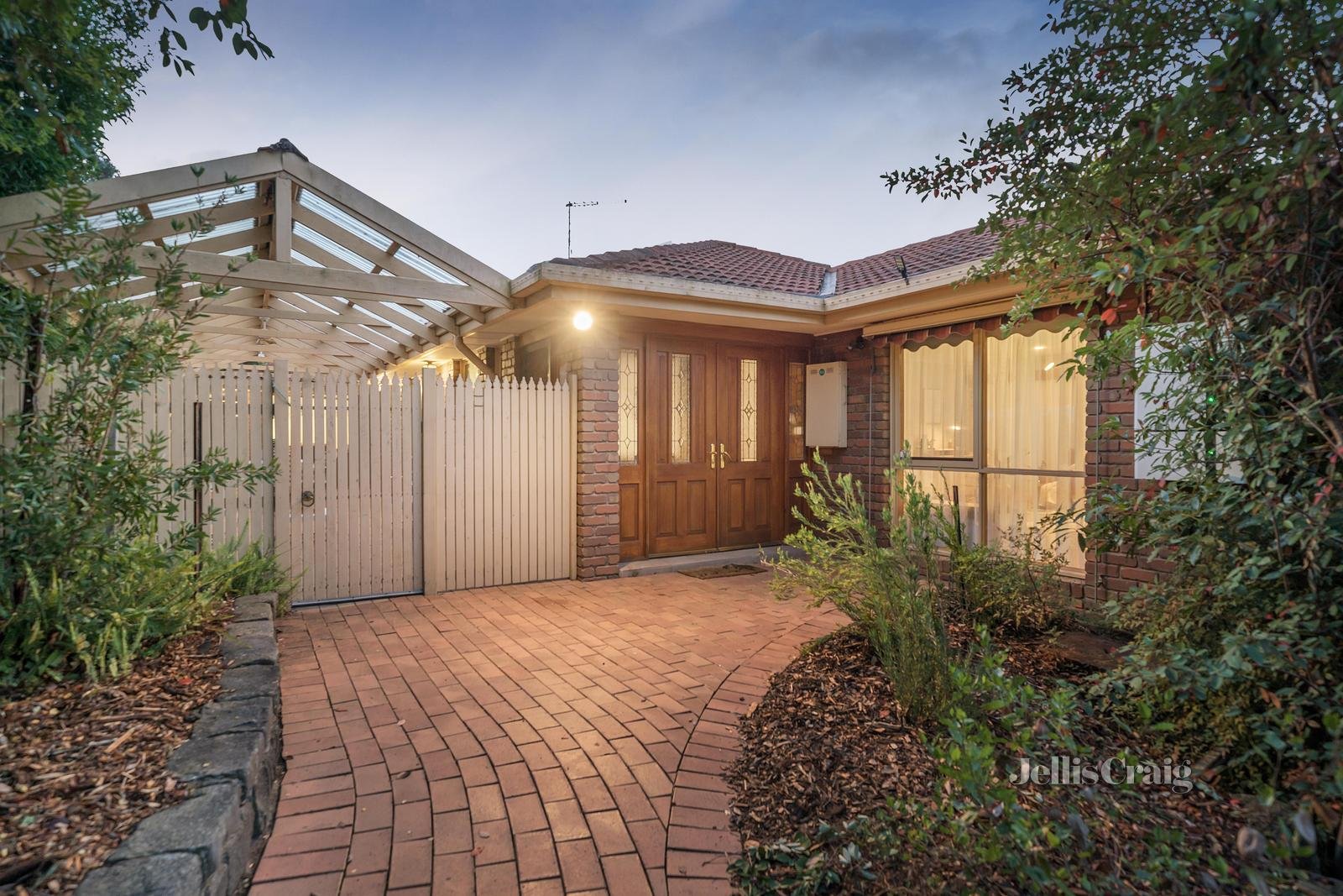 18 Dartagook Street, Diamond Creek image 3