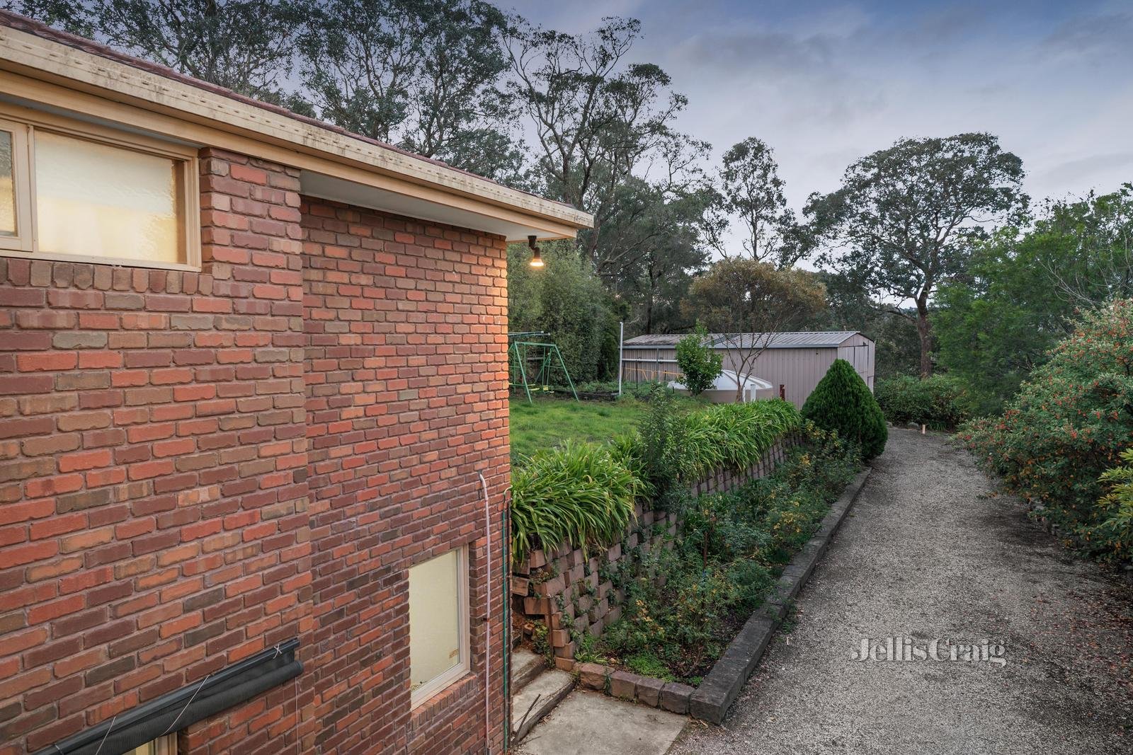 18 Dartagook Street, Diamond Creek image 16