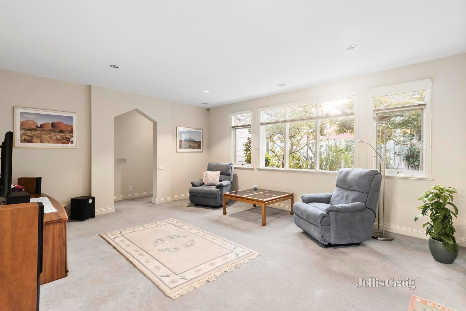 18 Dena Court, Templestowe image 6
