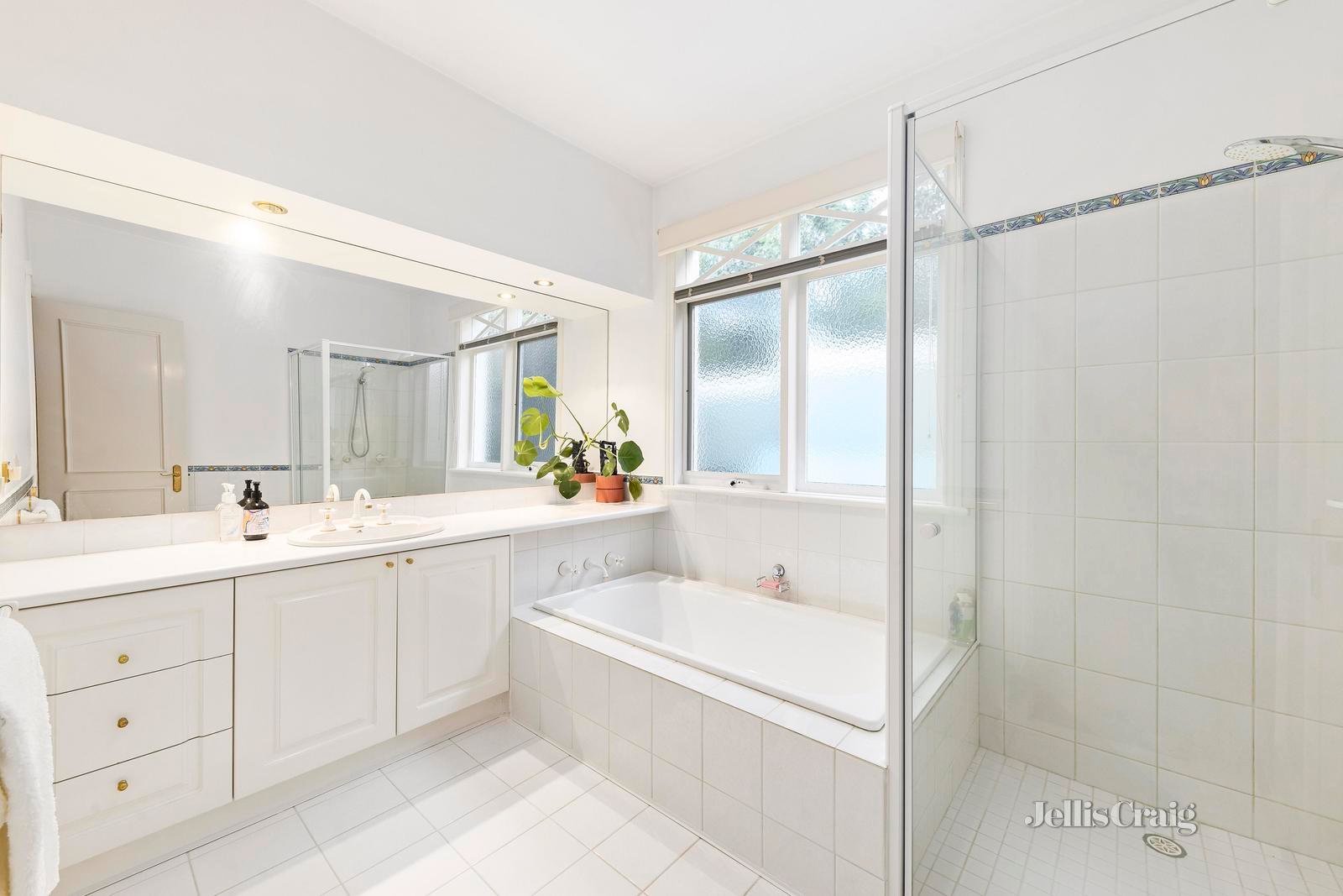 18 Dena Court, Templestowe image 13