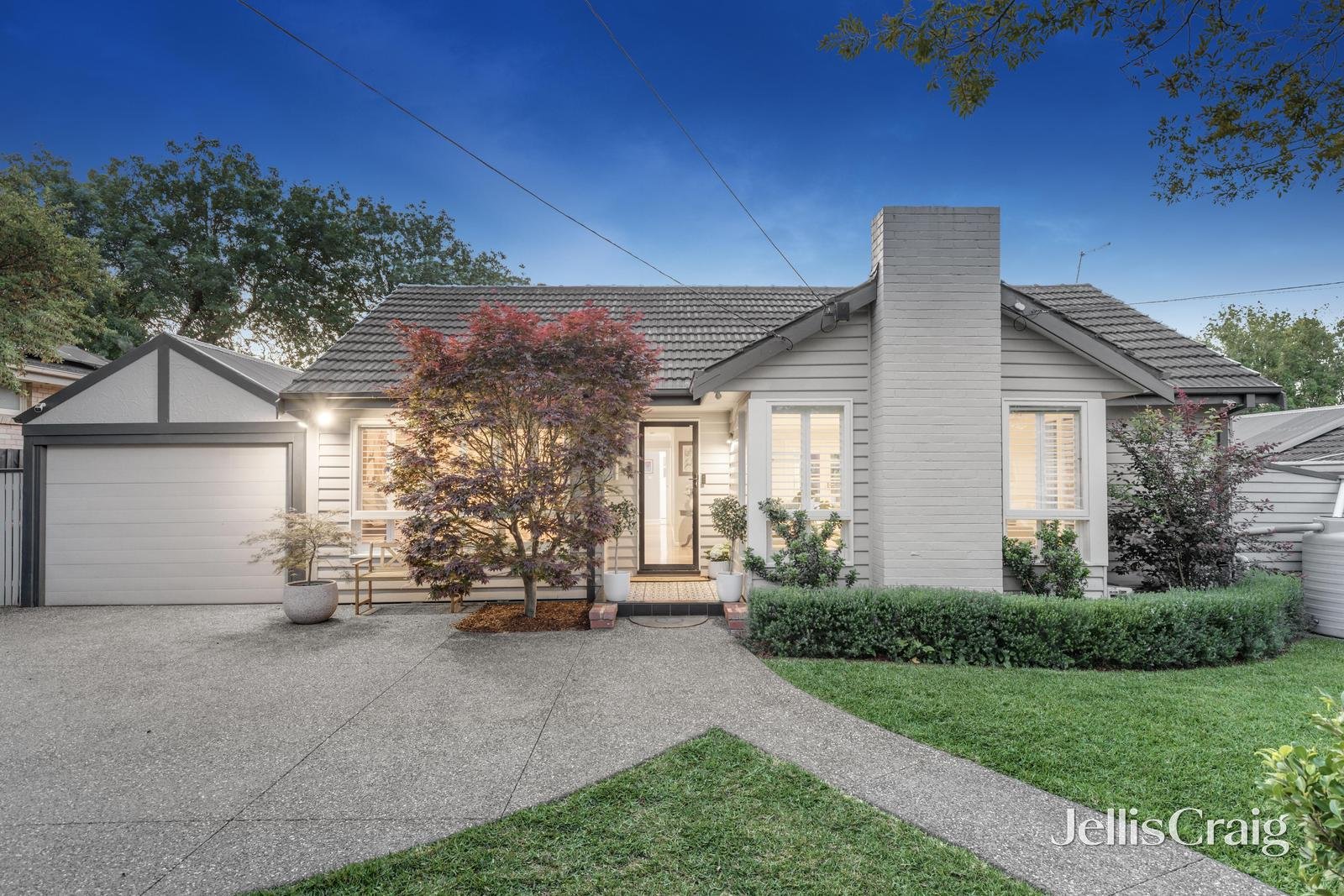 18 Diana Drive, Blackburn North image 2