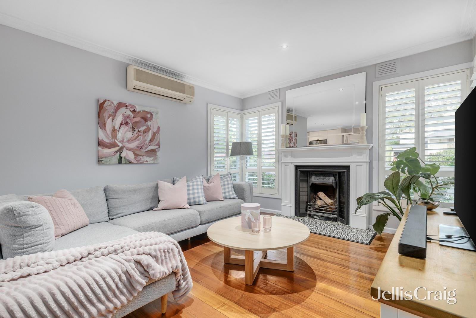 18 Diana Drive, Blackburn North image 3