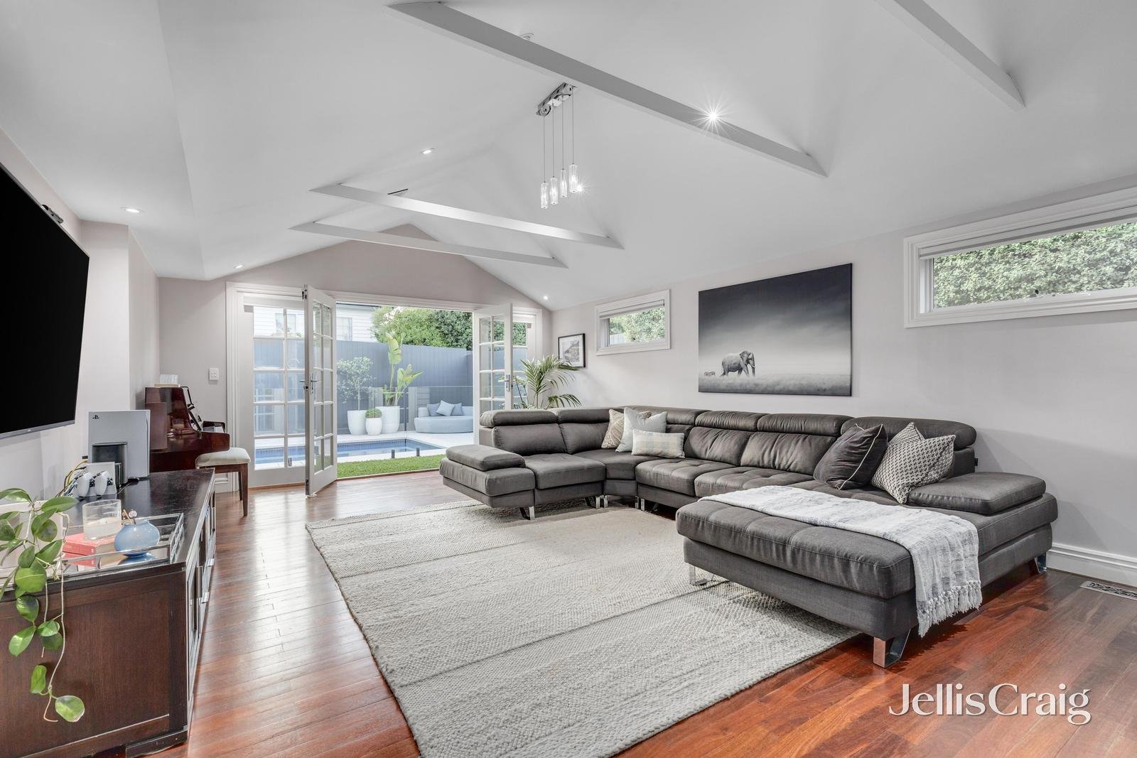 18 Diana Drive, Blackburn North image 6