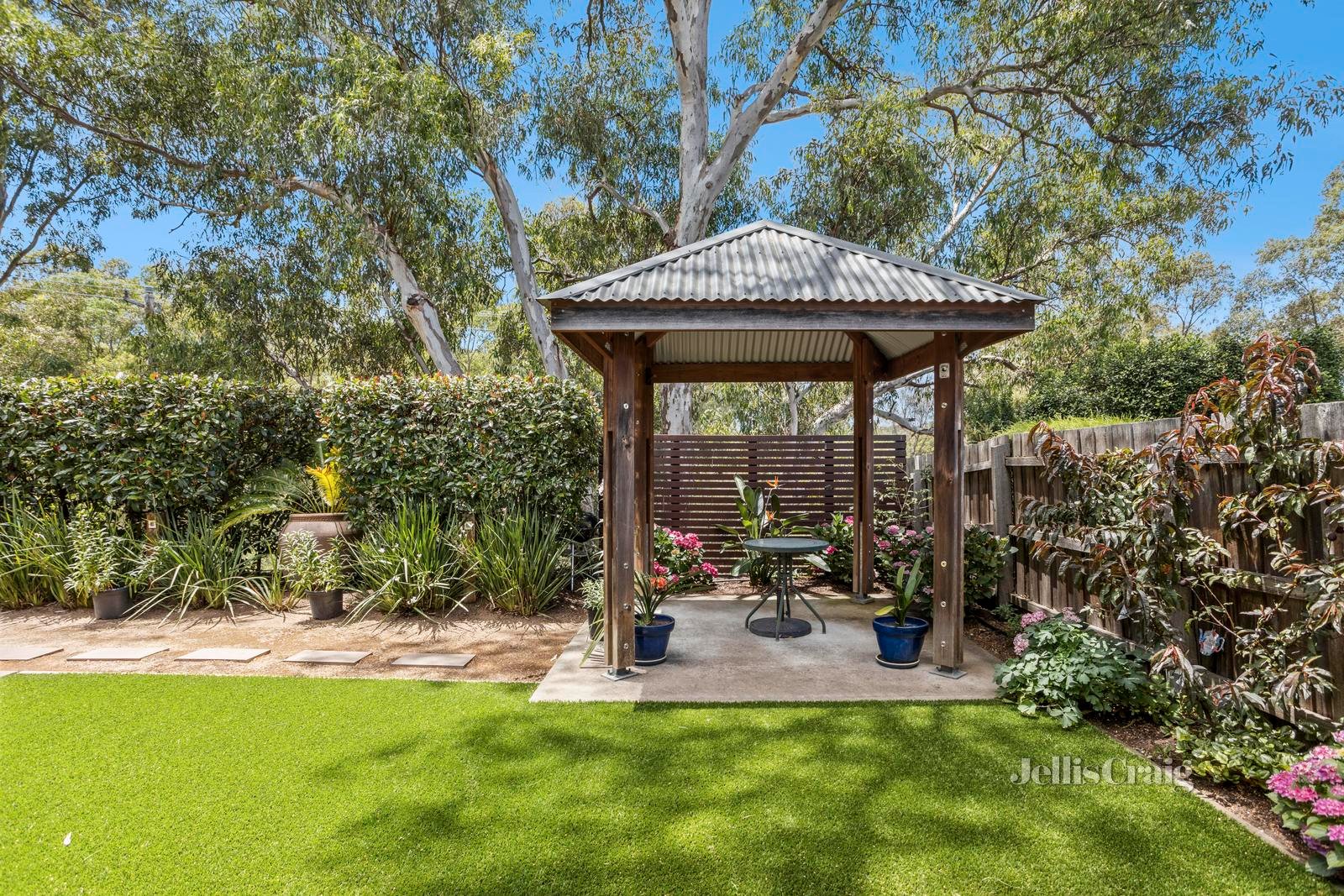 18 Douglas Crescent, Castlemaine image 11