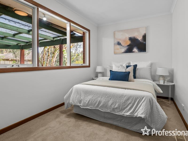 18 Dryden Concourse, Mooroolbark image 13